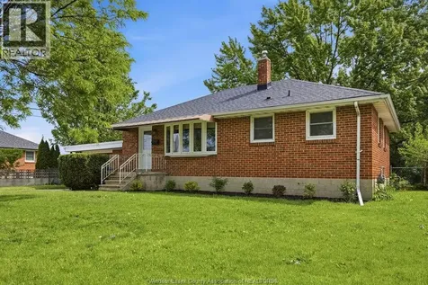 826 Watson Avenue Windsor ON N8S 3S8