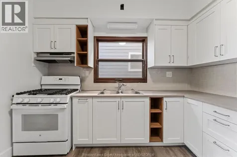 855 Hall Avenue Windsor ON N9A 2M2