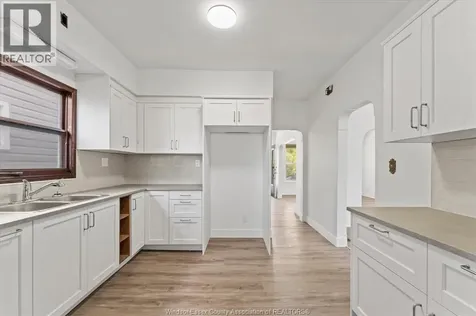 855 Hall Avenue Windsor ON N9A 2M2