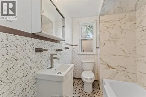 855 Hall Avenue Windsor ON N9A 2M2
