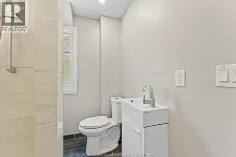855 Hall Avenue Windsor ON N9A 2M2