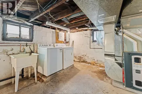 855 Hall Avenue Windsor ON N9A 2M2