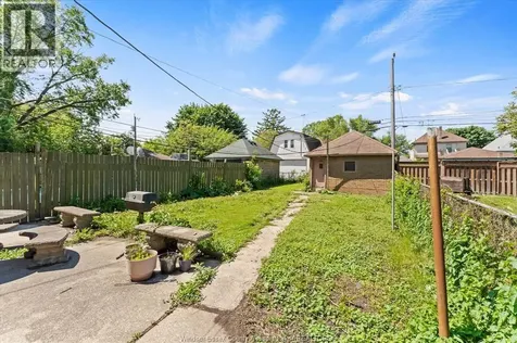 855 Hall Avenue Windsor ON N9A 2M2