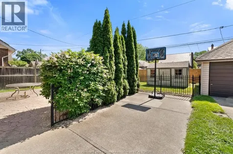 2347 Windermere Road Windsor ON N8W 2T1
