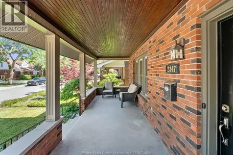 2347 Windermere Road Windsor ON N8W 2T1