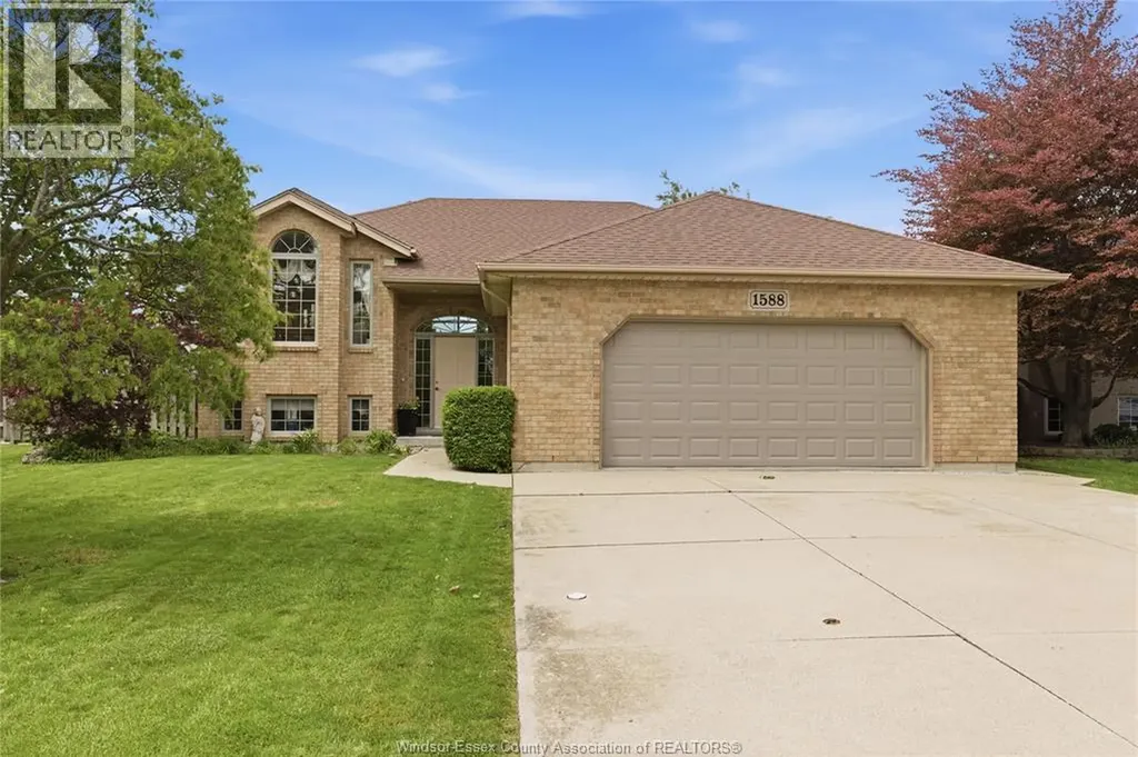 1588 Whitewood Drive Lakeshore ON N0R 1A0