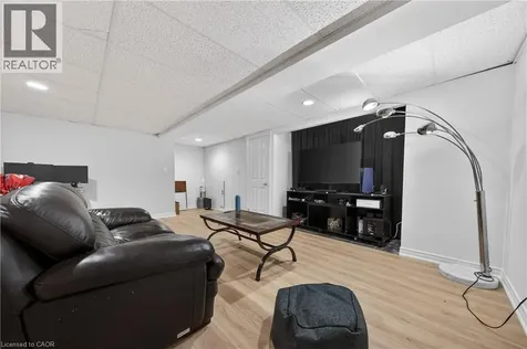 1052 Vansickle Road North St. Catharines ON L2S 2X3