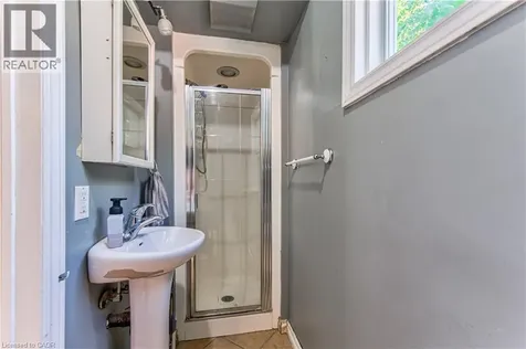 22 Herlan Avenue Kitchener ON N2G 4K3