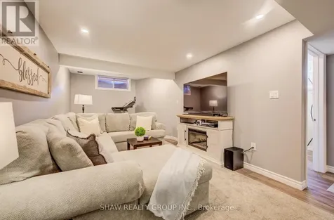 35 Hawkins Drive Cambridge ON N1T 1Z7