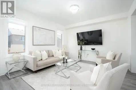 28 Copperhill Heights Barrie ON L9J 0L1