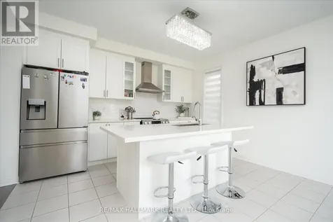 28 Copperhill Heights Barrie ON L9J 0L1