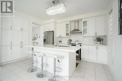 28 Copperhill Heights Barrie ON L9J 0L1