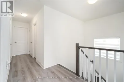 28 Copperhill Heights Barrie ON L9J 0L1