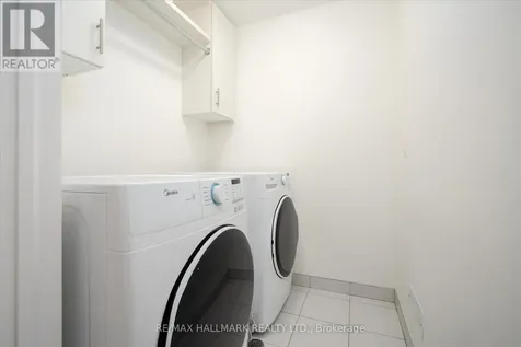 28 Copperhill Heights Barrie ON L9J 0L1