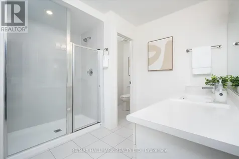 28 Copperhill Heights Barrie ON L9J 0L1