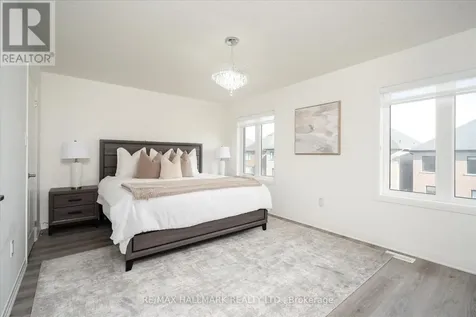28 Copperhill Heights Barrie ON L9J 0L1