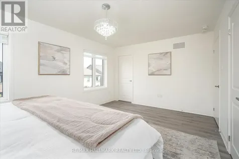 28 Copperhill Heights Barrie ON L9J 0L1