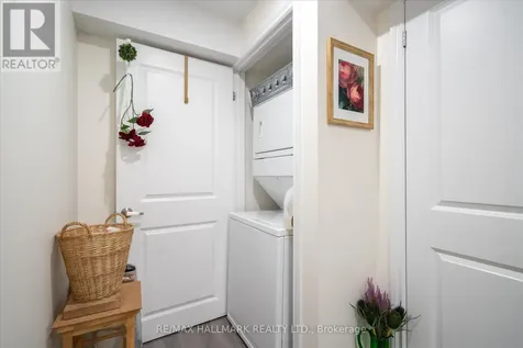 28 Copperhill Heights Barrie ON L9J 0L1