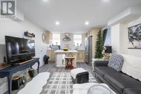 28 Copperhill Heights Barrie ON L9J 0L1