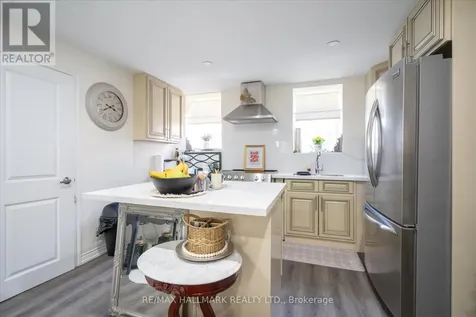 28 Copperhill Heights Barrie ON L9J 0L1