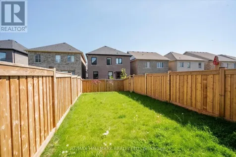 28 Copperhill Heights Barrie ON L9J 0L1