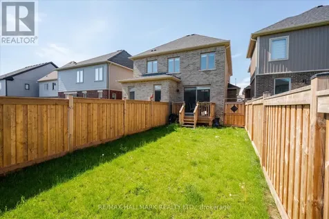 28 Copperhill Heights Barrie ON L9J 0L1