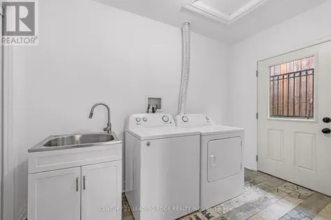 34 Mitchell Avenue Whitchurch-stouffville ON L4A 2X9