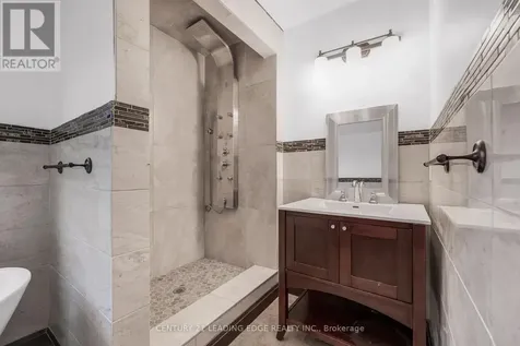 34 Mitchell Avenue Whitchurch-stouffville ON L4A 2X9