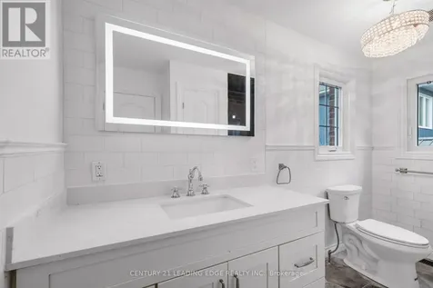 34 Mitchell Avenue Whitchurch-stouffville ON L4A 2X9