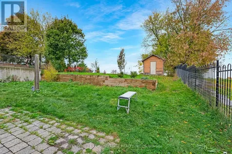 34 Mitchell Avenue Whitchurch-stouffville ON L4A 2X9