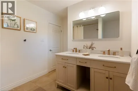 272 Alma Lane Ancaster ON L9G 2T5