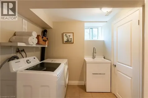 272 Alma Lane Ancaster ON L9G 2T5