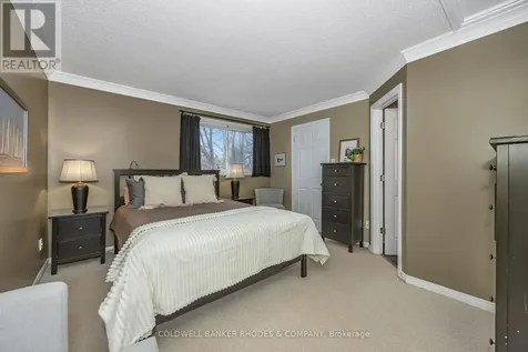 4 Almond Lane Ottawa ON K2L 3T2