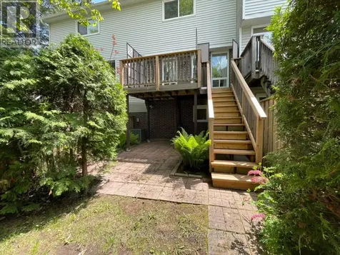 4 Almond Lane Ottawa ON K2L 3T2