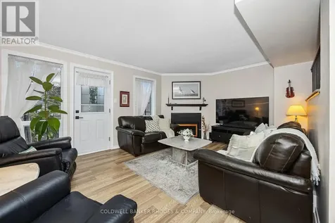 4 Almond Lane Ottawa ON K2L 3T2