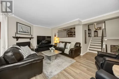 4 Almond Lane Ottawa ON K2L 3T2