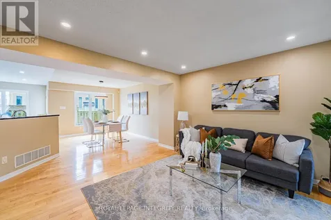 1213 Clyde Avenue Ottawa ON K2C 1Y3