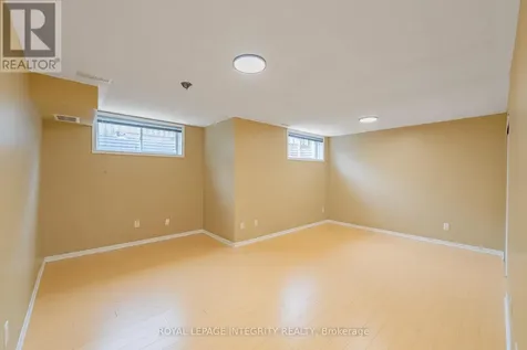 1213 Clyde Avenue Ottawa ON K2C 1Y3