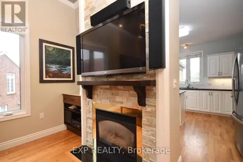 29 Stonecroft Terrace Ottawa ON K2K 2V1