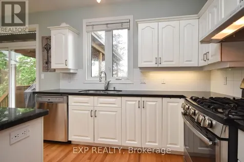 29 Stonecroft Terrace Ottawa ON K2K 2V1