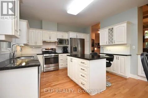 29 Stonecroft Terrace Ottawa ON K2K 2V1