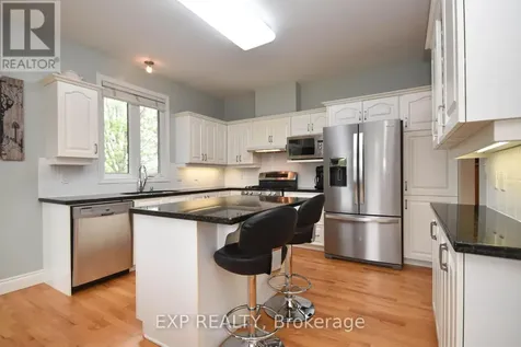29 Stonecroft Terrace Ottawa ON K2K 2V1