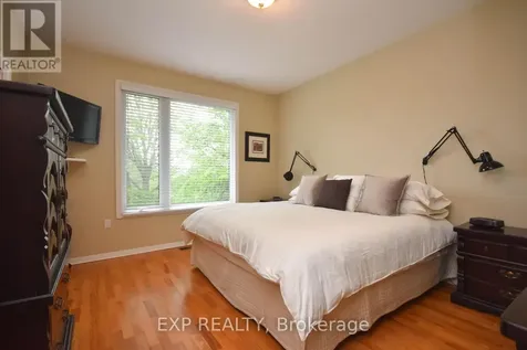 29 Stonecroft Terrace Ottawa ON K2K 2V1