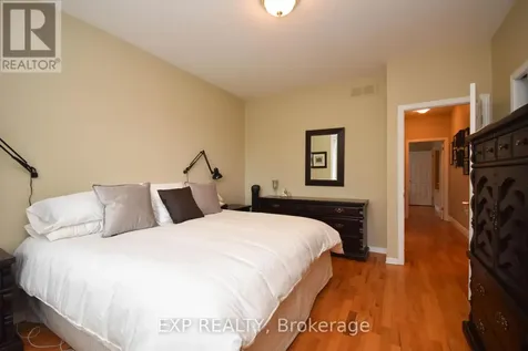 29 Stonecroft Terrace Ottawa ON K2K 2V1