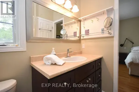 29 Stonecroft Terrace Ottawa ON K2K 2V1