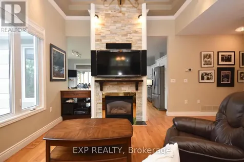 29 Stonecroft Terrace Ottawa ON K2K 2V1