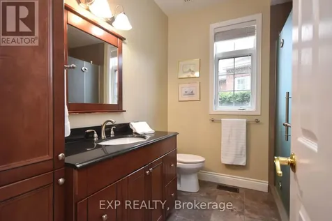 29 Stonecroft Terrace Ottawa ON K2K 2V1