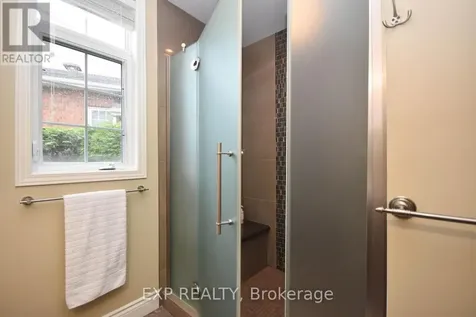 29 Stonecroft Terrace Ottawa ON K2K 2V1