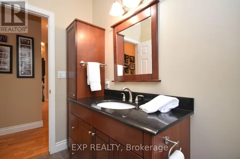 29 Stonecroft Terrace Ottawa ON K2K 2V1