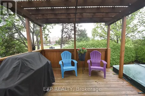 29 Stonecroft Terrace Ottawa ON K2K 2V1